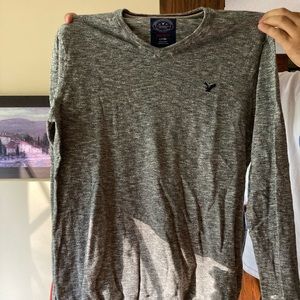 American eagle v-neck long sleeve